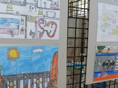 La Policía Local inaugura una exposición con los dibujos finalistas del concurso de educación vial en las escuelas