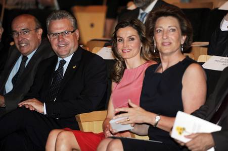 La princesa Letizia recuerda junto con la AECC en Salou la importancia de tener cuidado de la piel para prevenir el cáncer