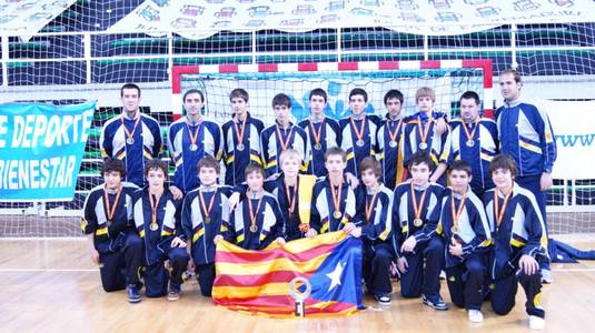 La selección catalana infantil masculina de balonmano campeona de España