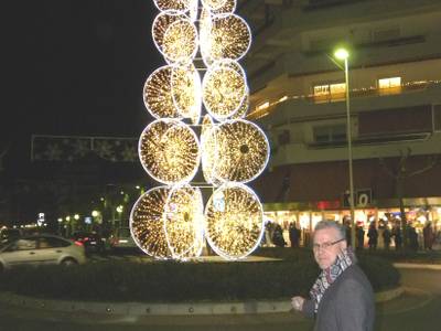 Las luces de Navidad ya lucen en Salou