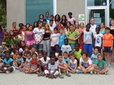 Los Casals Infantil y Joven del Centro Abierto el Dofí Mágic se reúnen en la Masía Tous de Salou