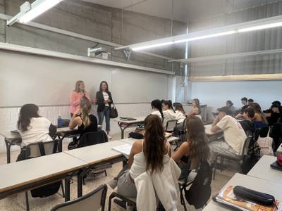 Los estudiantes de Salou reciben talleres de asesoramiento municipal para encontrar trabajo