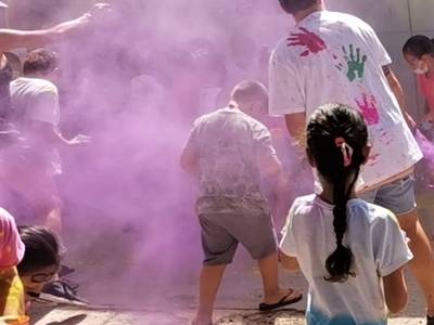 Los niños y niñas de Salou despiden el Casal d'Estiu Xic'S con una divertida Fiesta Holly