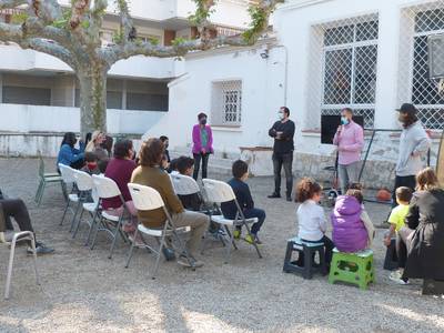 Los niños y niñas del servicio 'Dofí Màgic' participan en dos sesiones educativas medioambientales, a cargo de Good Karma Projects