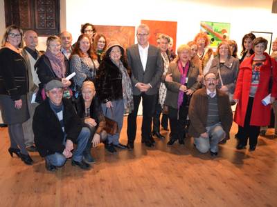 Los pintores de Salou muestran su arte en la 13 edición de la muestra de artistas locales