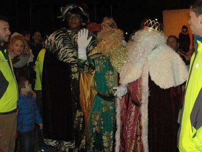 Los Reyes de Oriente llegan cargados de ilusión y regalos para los niños de Salou