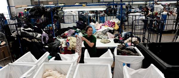 Los vecinos y vecinas de Salou dieron a Humana 45 toneladas de textil usado en 2015 para una finalidad social