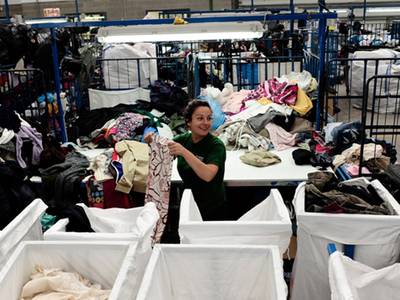 Los vecinos y vecinas de Salou dieron a Humana 45 toneladas de textil usado en 2015 para una finalidad social