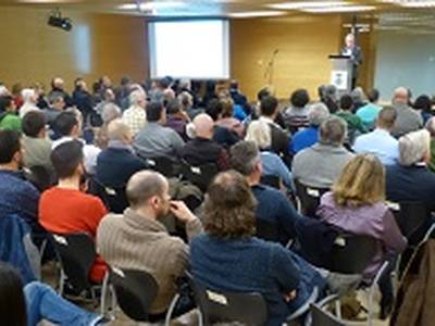 Más de 150 vecinos asisten al encuentro inicial por el proceso participativo sobre la remodelación de la zona de Carles Buigas