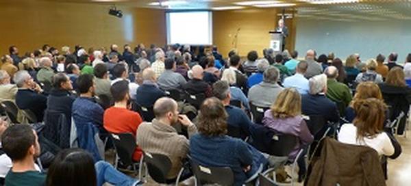 Más de 150 vecinos asisten al encuentro inicial por el proceso participativo sobre la remodelación de la zona de Carles Buigas