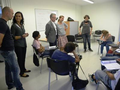 Más de 350 alumnos de todas las edades cursan estudios en el Centro de formación permanente Atenea