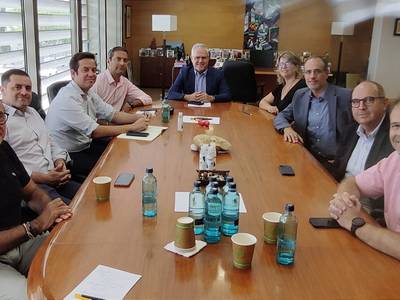Pere Granados se reúne con los representantes turísticos para valorar la temporada y hacer un frente común ante los retos futuros
