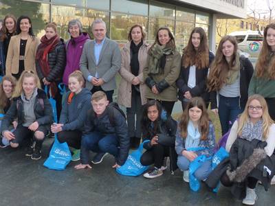 Recepción a una veintena de alumnos de intercambio entre el colegio Elisabeth y la escuela inglesa St Bartholomew's de Newbury