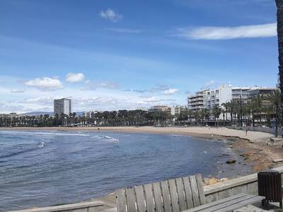Salou abre sus playas y calas a partir de hoy lunes, con la entrada en la fase 2 de desescalada
