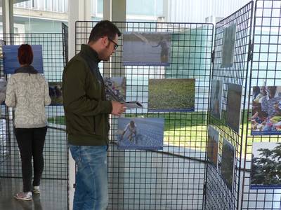 Salou acoge la exposición "El desafiament de la fam" de Mans Unides