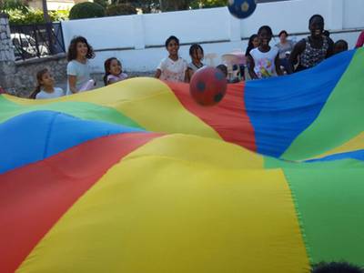Salou celebra el día de las Familias en el centro abierto ‘El Dofí Màgic’