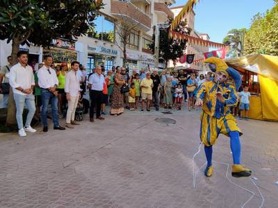 Salou da la bienvenida al Mercado Medieval en el casco antiguo, con más de 90 puestos de productos artesanales