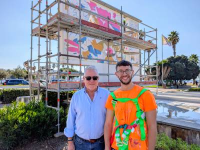 Salou embellece el paseo Jaume I con un nuevo mural de Noé Peiró