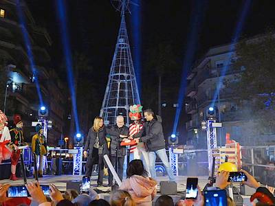 Salou enciende las luces de Navidad, entre la tradición y la modernidad