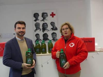 Salou entrega el aceite de sus olivos centenarios a tres entidades humanitarias