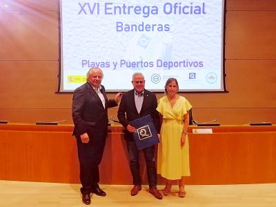 Salou es reconocido por la excelencia de sus servicios de playa con la bandera Q de Calidad Turística