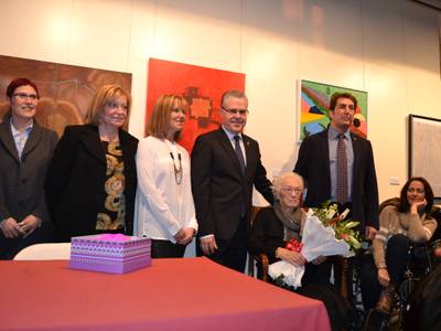Salou homenajea a la mujer más mayor, Pepita Álvarez López de 92 años