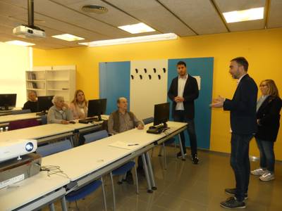 Salou impulsa la inclusión digital de la gente mayor con talleres gratuitos