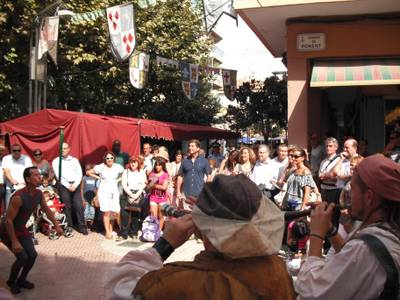 Salou inaugura el XII Mercado Medieval rodeado de historia, fiesta, magia, comercio y espectáculos populares