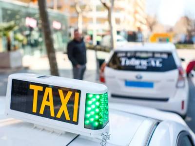 Salou incorpora la app MovebyTaxi para pedir taxis sin llamar