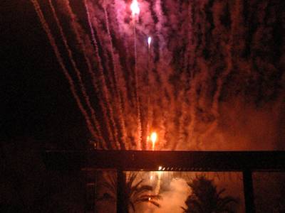 Salou pondrá mañana punto y final a nueve días de Nits Daurades con la procesión y el gran castillo de fuegos
