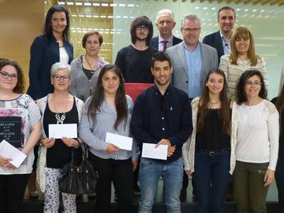 Salou premia els 10 alumnes més excel·lents del municipi amb el  lliurament de les 13enes beques universitàries