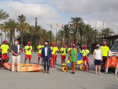 Salou presenta el servicio de salvamento y socorrismo que velará por la seguridad en las playas, durante todo el verano
