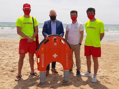 Salou presenta un dron acuático de rescate para los trabajos de socorrismo en las playas