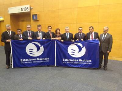 Salou recoge la bandera de Destino Náutica Excelente como Sede de la Estación Náutica de la Costa Daurada