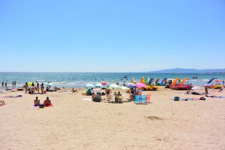 Salou recomienda consultar la web app que controla el aforo de las playas y calas como medida de seguridad COVID-19