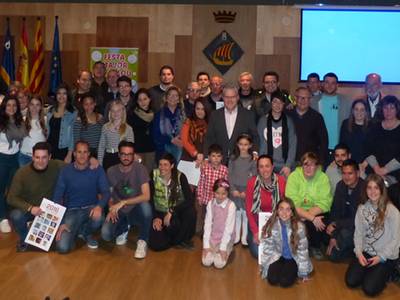 Salou rinde homenaje los grupos y entidades de la Fiesta Mayor de Invierno 2016