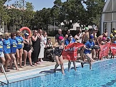 Salou se 'moja' por la esclerosis múltiple
