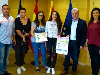 Salou ya tiene nueva imagen gráfica para las clases de educación vial en las escuelas para el curso 2016-17