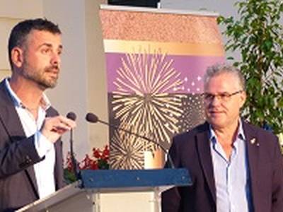 Santi Vila afirma que "la evolución del municipio de Salou desde los 80 hasta hoy, representa una historia de éxito por el litoral catalán"
