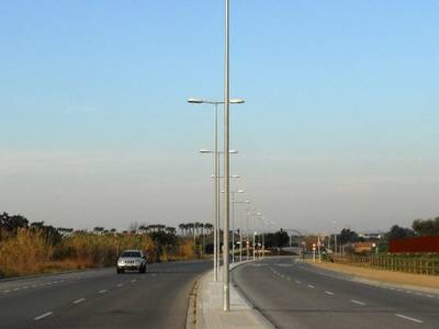 Se adjudican las obras para dotar de alumbrado público un tramo de la mediana del Vial de Cavet