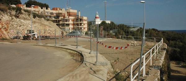 Se inician los trabajos de mejora del acceso al Faro de Salou por la zona del Mollet