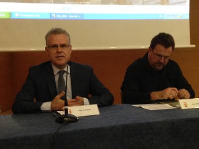 Se presenta en Salou el libro ' La hija del país de la Teranga ' de Marisa García de Oteyza