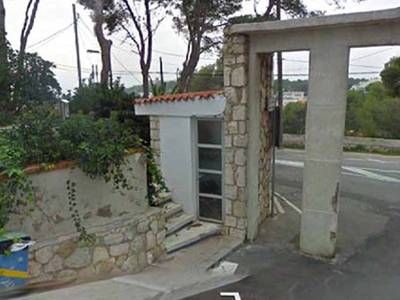 Se reforman las puertas de acceso a la urbanización Pinosmar