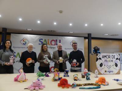 Se repartirán un millar de peluches en la Cabalgata de Reyes de Salou