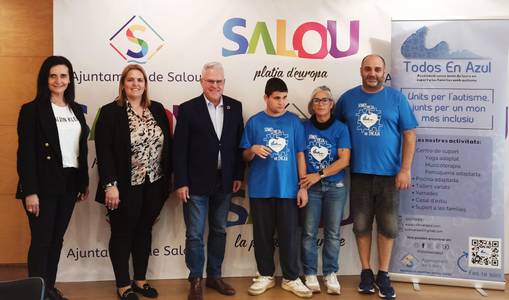 'Todos en Azul', que apoya a personas con autismo, se instala en Salou