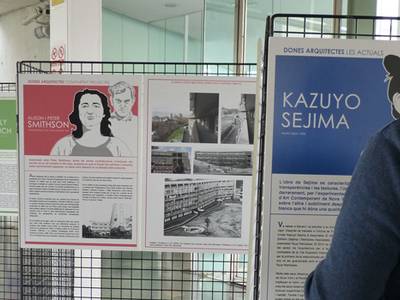 Una muestra sobre mujeres arquitectas, en el pasillo del TAS de Salou