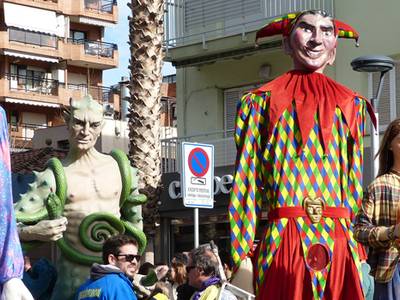 Una veintena de grupos de gigantes y actos para todos los públicos, platos fuertes del primer domingo de Fiesta Mayor de Invierno 2017