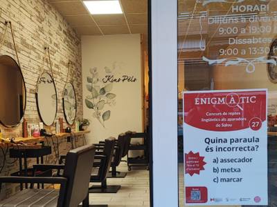 Unos treinta comercios de Salou se unen al reto lingüístico ‘Enigmàtic'