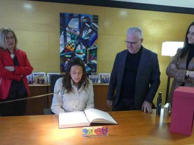 Visita institucional de la consejera de Educación, Esther Niubó, a Salou