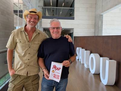 William Miller debuta en la literatura con la novela Brad El Influencer